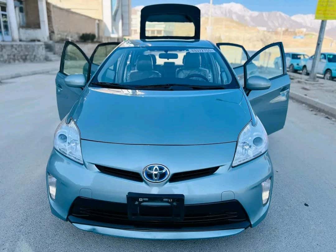 🚗 فروش عاجل Toyota Prius