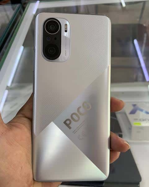پوکو F3