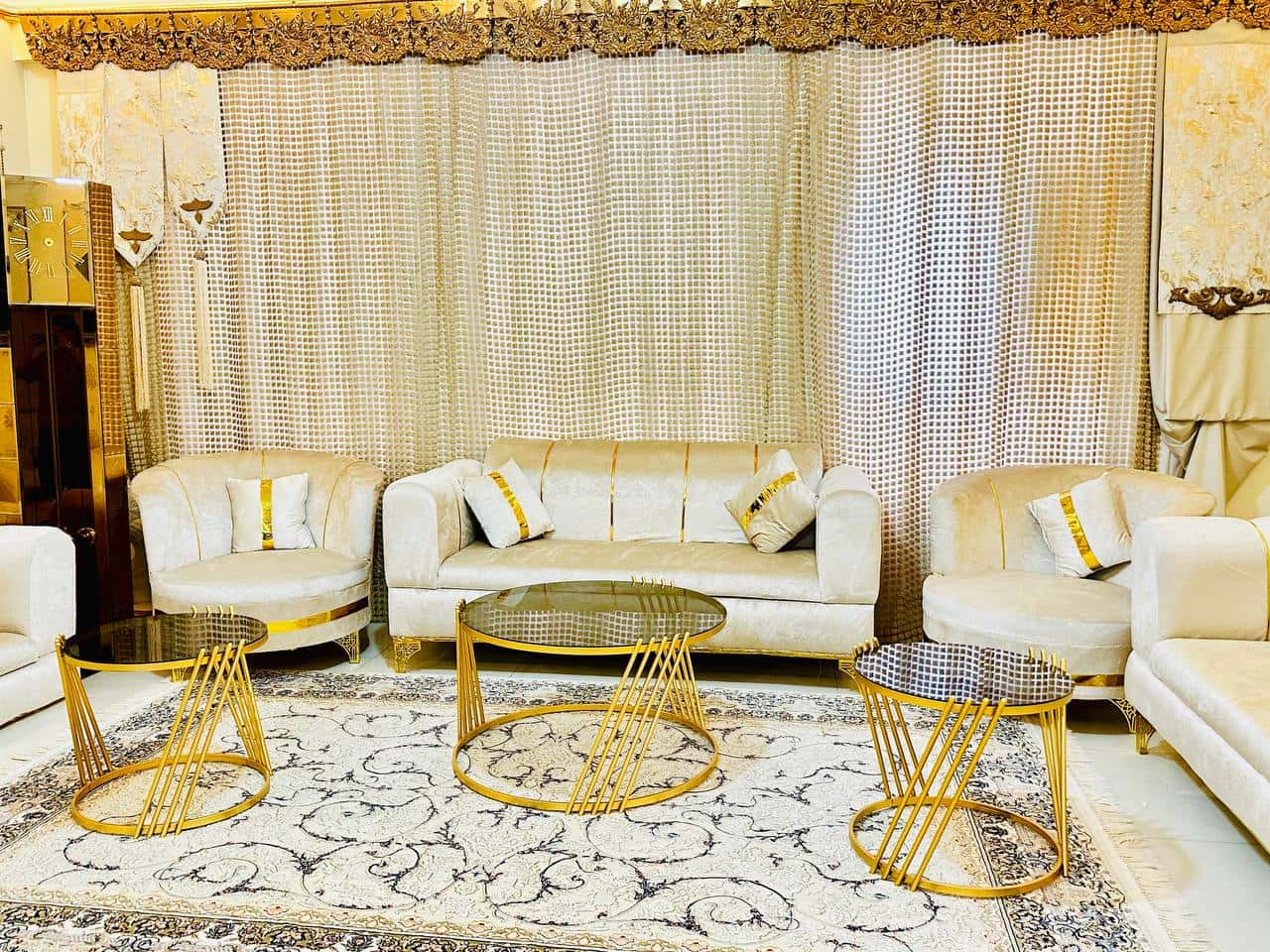 مبل یازده نفره رنگ طلایی