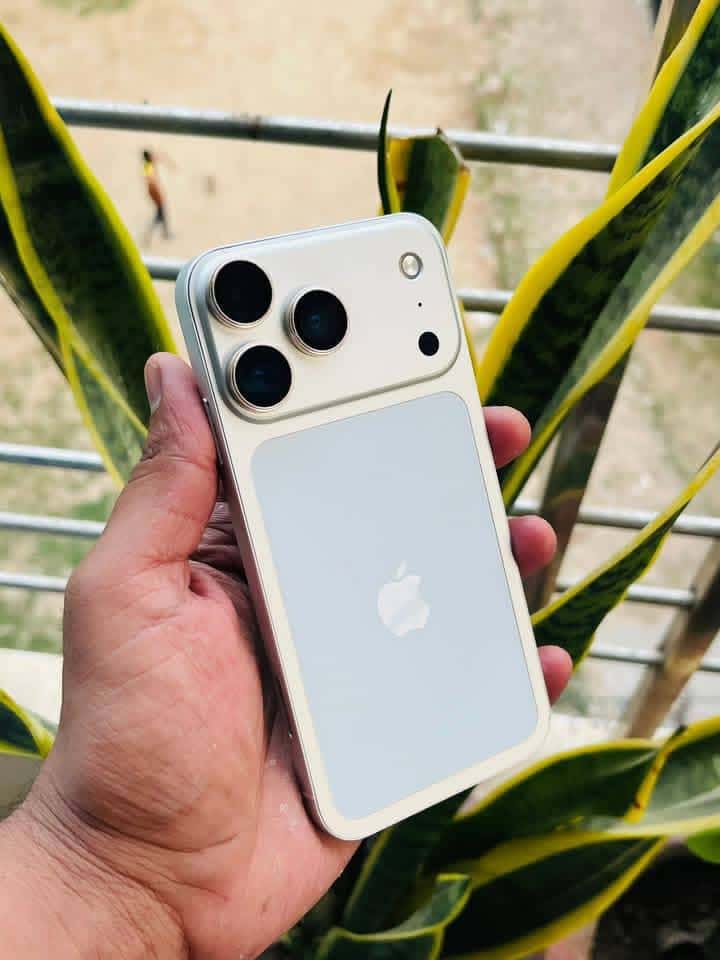 آیفون XR - شیپ 17 پرو