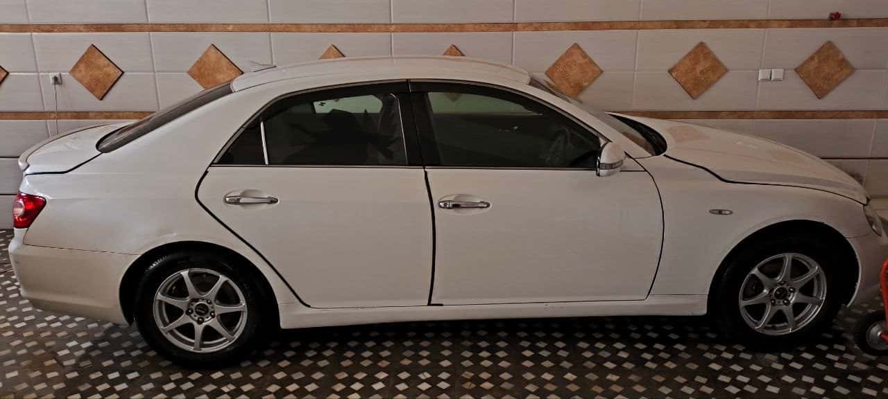 Toyota Mark X مدل 2005 – سفید و به ضمانت